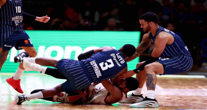 Anadolu Efes, Bayern Münih'i geçti