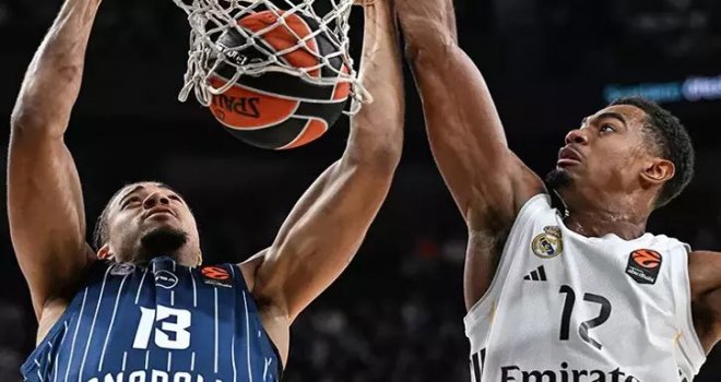 Anadolu Efes evinde Real Madrid'e kaybetti