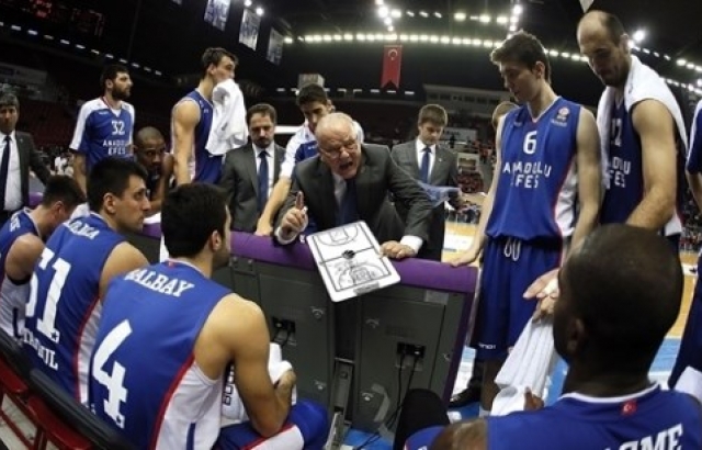 Anadolu Efes, İtalya'dan galibiyetle dönüyor