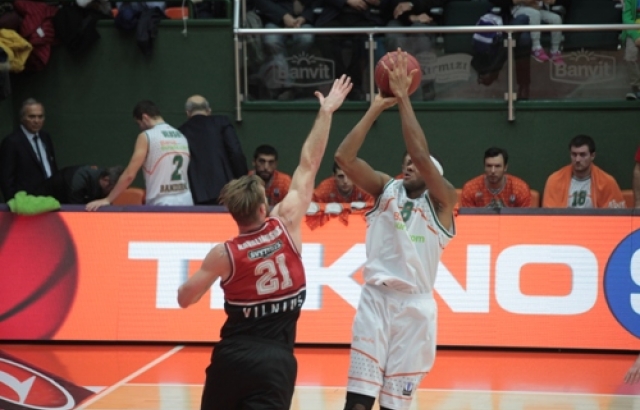 Banvit evinde yıkıldı