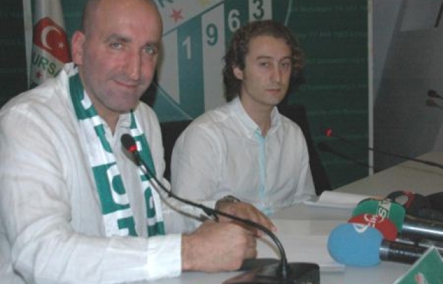 Şemsettin Baş Bursaspor ile imzaladı