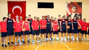 A MİLLİ TAKIM ÇEŞME'DE STARTI VERDİ