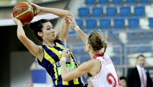 AGÜ'yü geçen Fenerbahçe yarı finalde