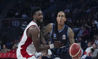 Bahçeşehir Koleji 20 sayıdan geri dönerek galip