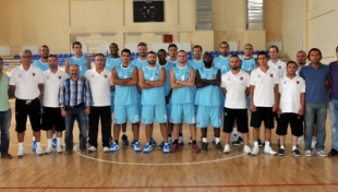 Uşak Sportif'in ilk hazırlık maçı Pınar KSK ile...