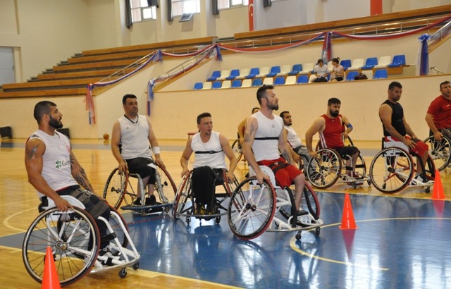 Tekerlekli Sandalye Basketbol Milli Takımı kampa girdi