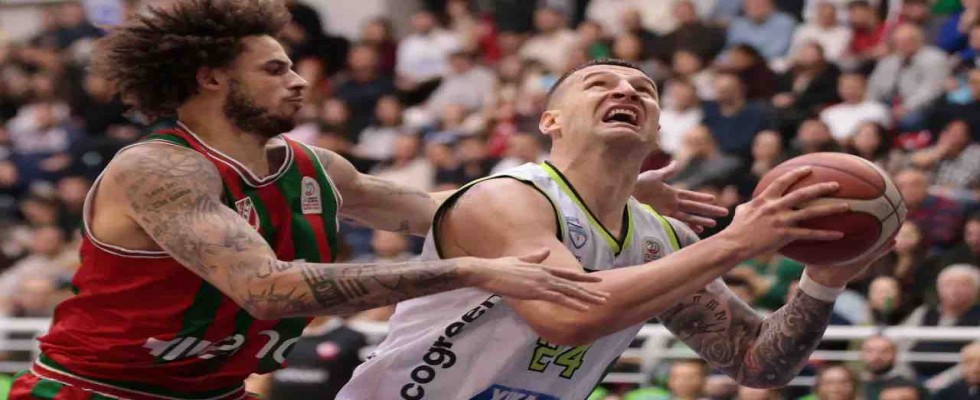 Merkezefendi Belediyesi Basket, Karşıyaka'yı geçti