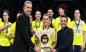 Basketbol Gençler Ligi Kızlar'da şampiyon Fenerbahçe